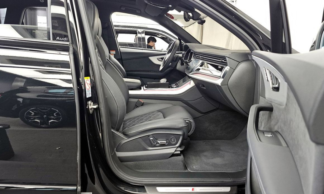Audi Q7 55 TFSI Quattro Premium, 2025