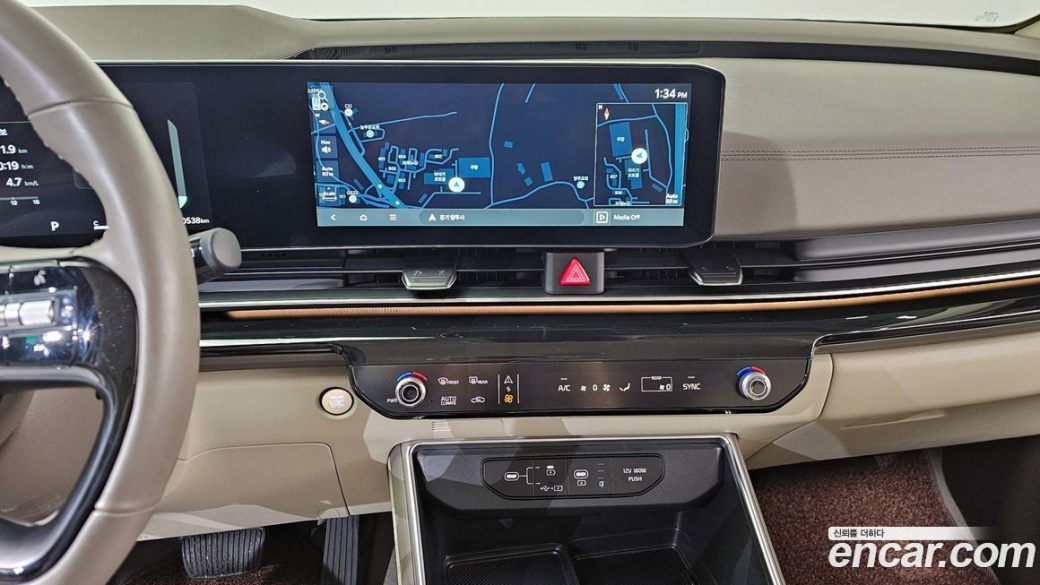 Kia Carnival 9-Seater Signature, 2025