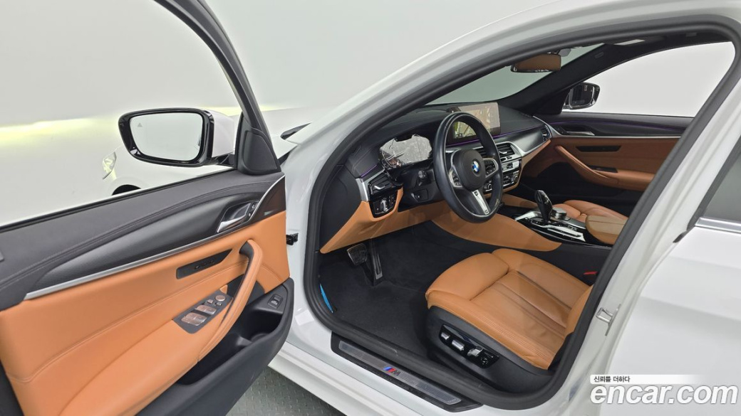 BMW 5-Series 520i M Sport, 2023