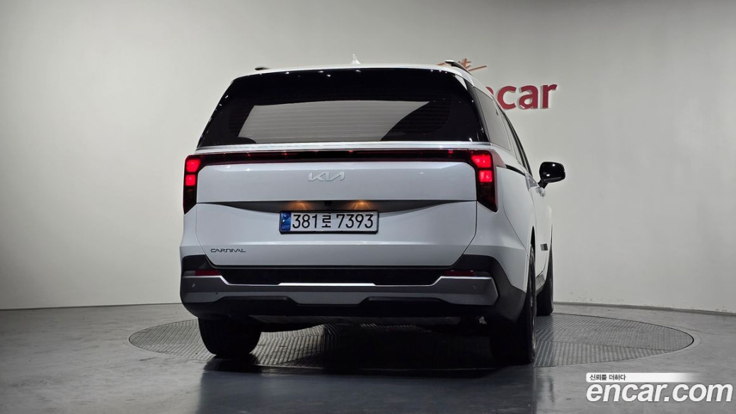 Kia Carnival 9-Seater Prestige, 2024