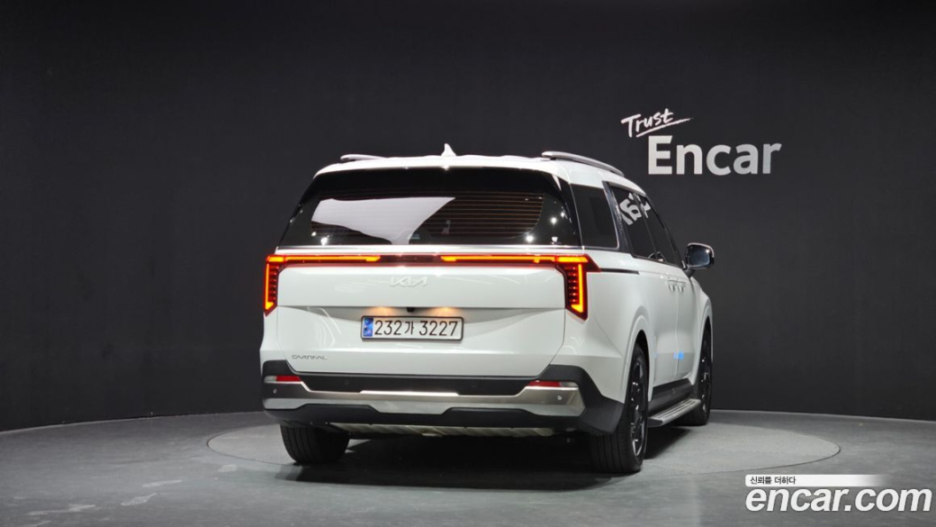 Kia Carnival 7-Seater Signature, 2024