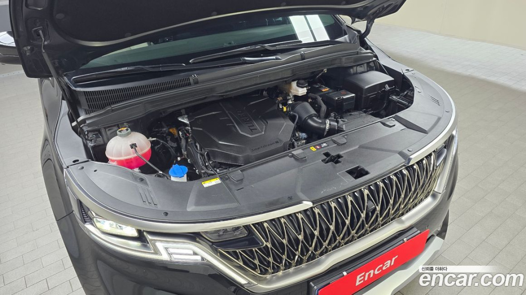 Kia Carnival 9-Seater Hi-Limousine, 2023