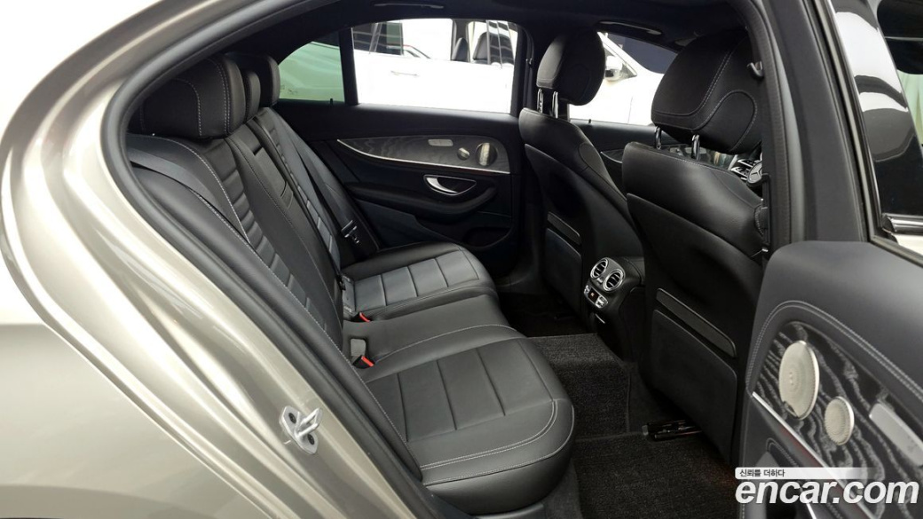Mercedes-Benz E-Class E350 4MATIC AMG Line, 2023
