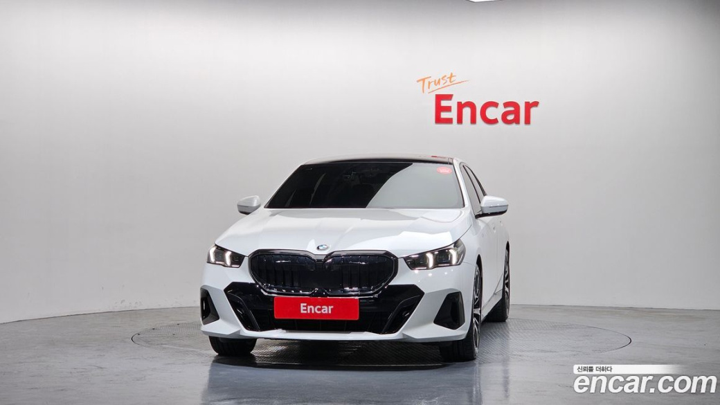 BMW 5-Series 530i xDrive M Sport, 2024