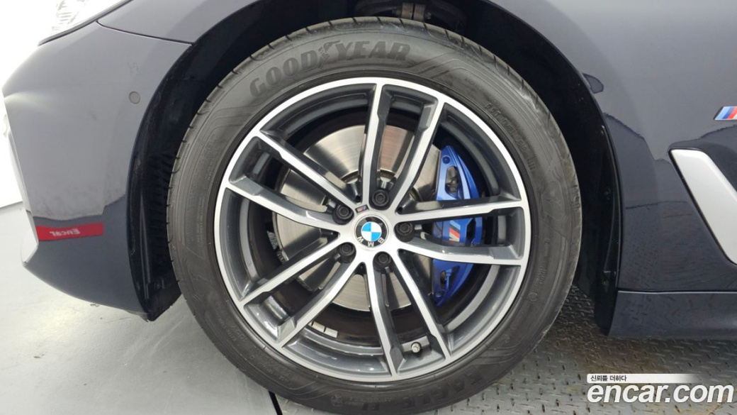 BMW 5-Series 520i M Sport, 2023