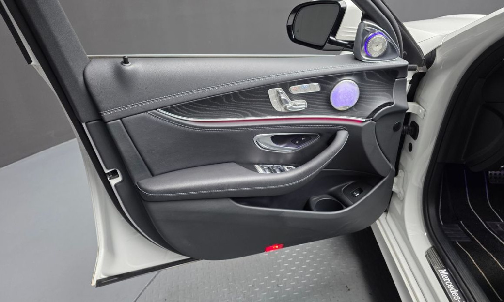 Mercedes-Benz E-Class E220d 4MATIC AMG Line, 2023