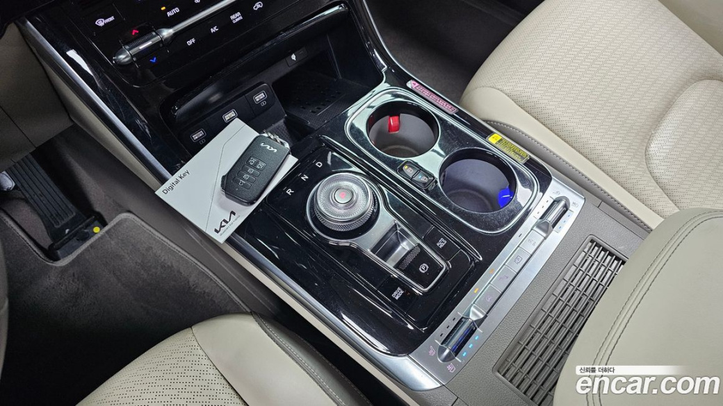 Kia Carnival 9-Seater Hi-Limousine, 2023