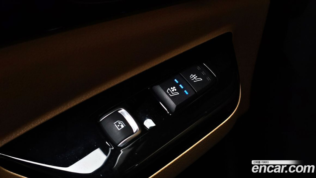 Kia Carnival 9-Seater Signature, 2023