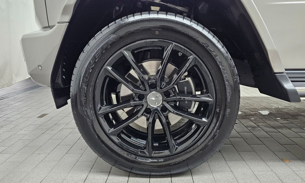 Mercedes-Benz G-Class G450d, 2025