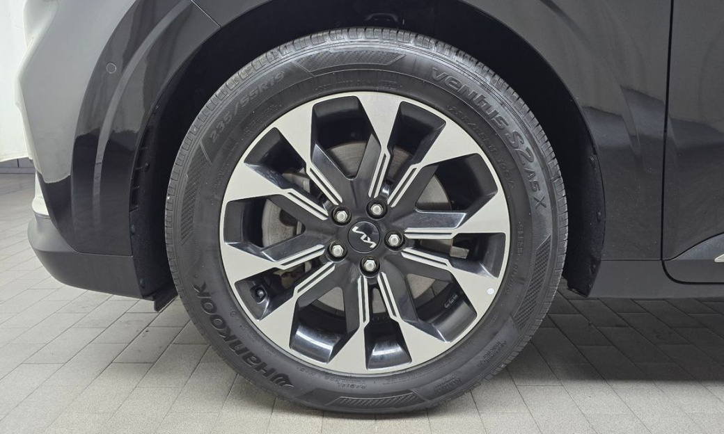Kia Carnival 9-Seater Signature, 2023