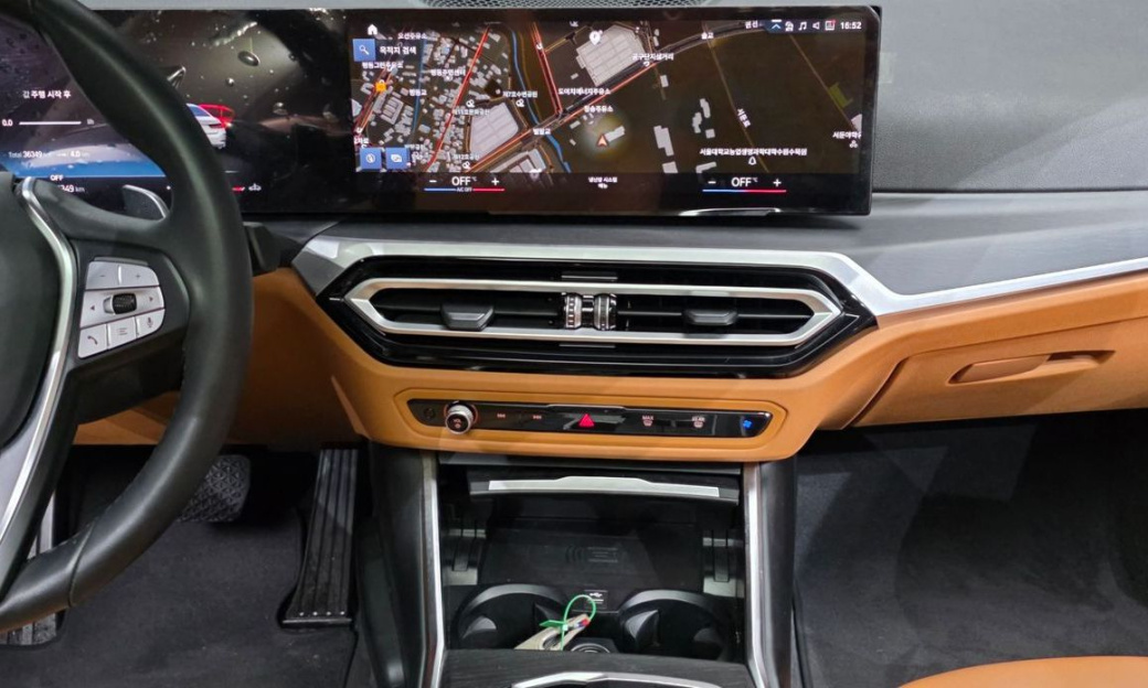 BMW 3-Series 320i, 2024