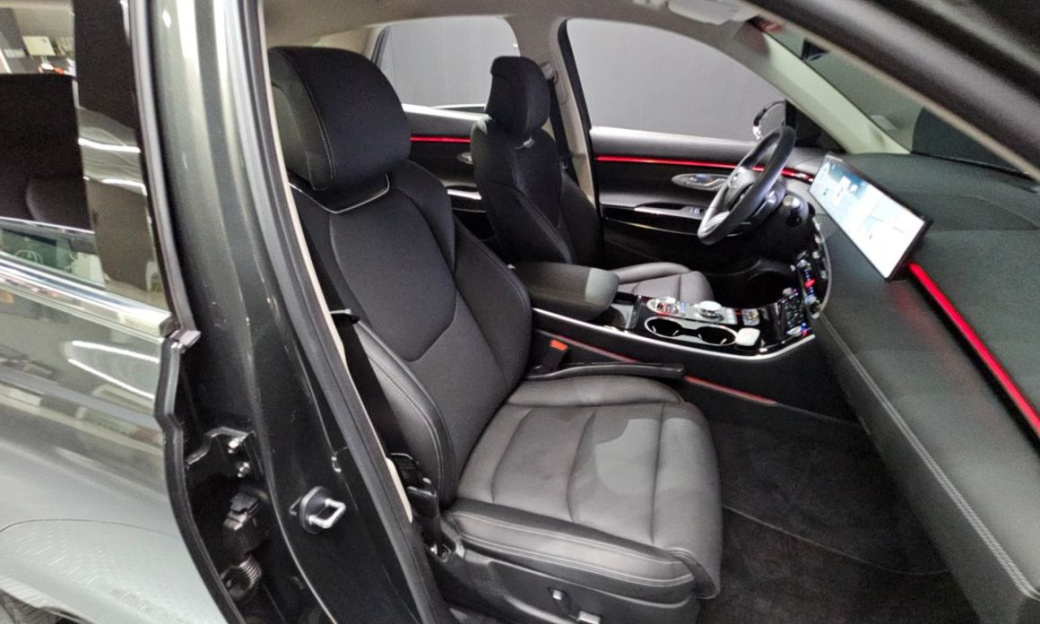 Genesis GV70 2.5T Gasoline AWD, 2025