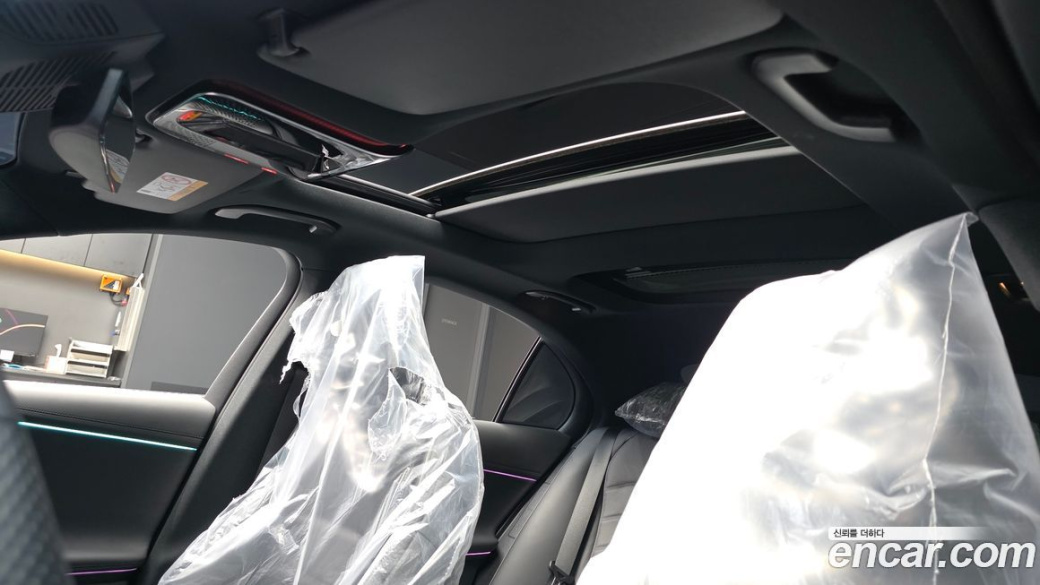 Mercedes-Benz E-Class E300 4MATIC AMG Line, 2025