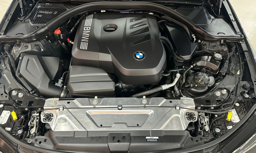 BMW 3-Series 320i, 2025