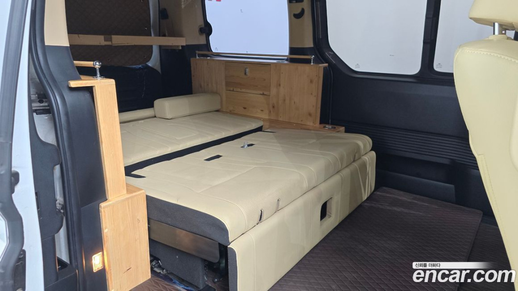Hyundai Staria 2WD Camping Car, 2023