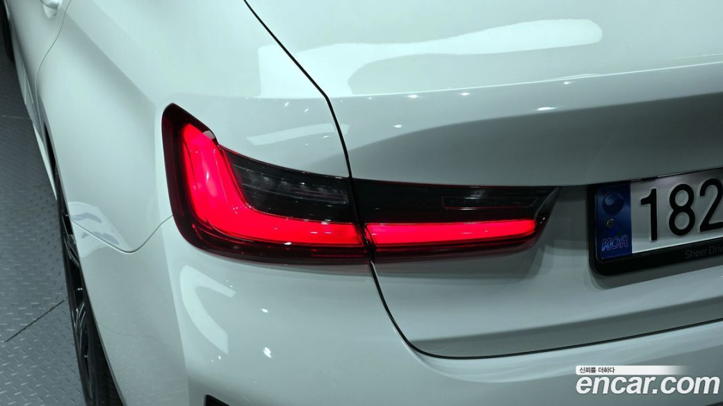 BMW 3-Series 320i M Sport, 2024