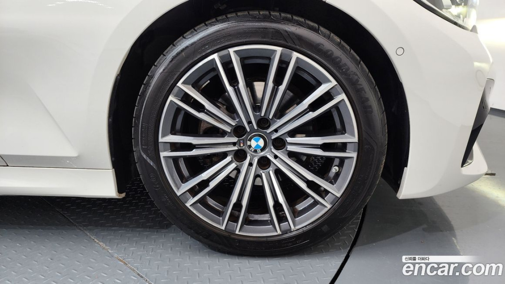 BMW 3-Series 320i M Sport, 2022