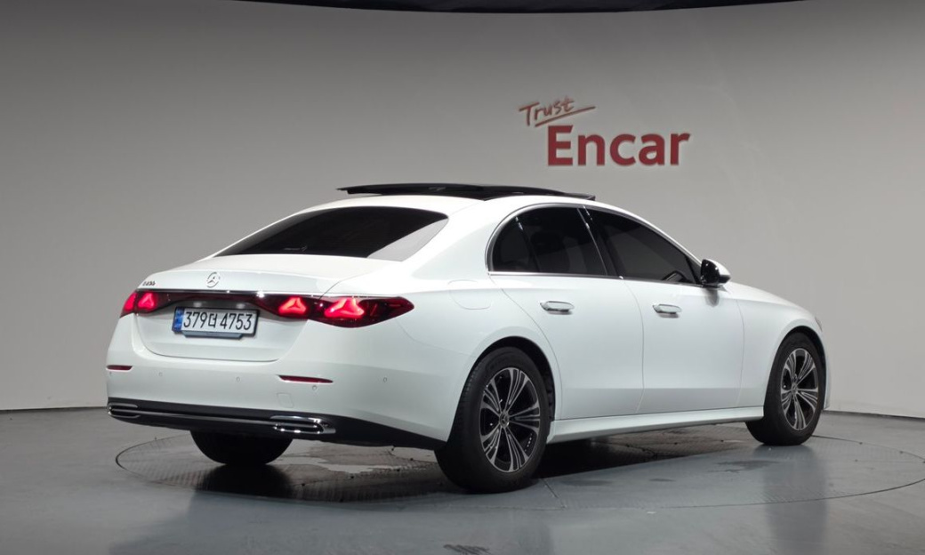 Mercedes-Benz E-Class E200 Avantgarde, 2024