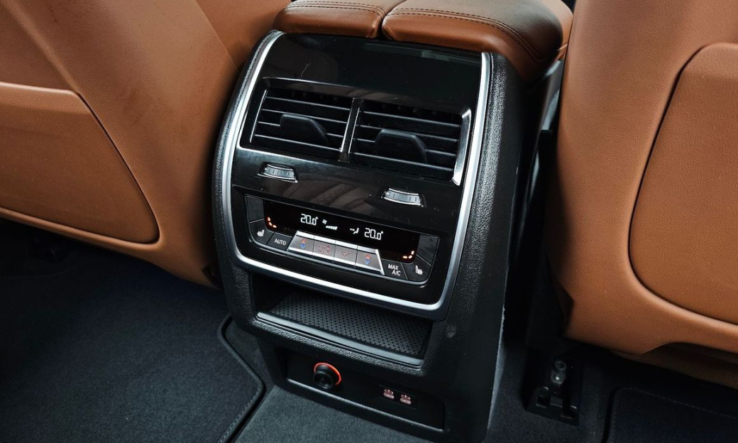 BMW X7 xDrive 40d M Sport 7 STR, 2025