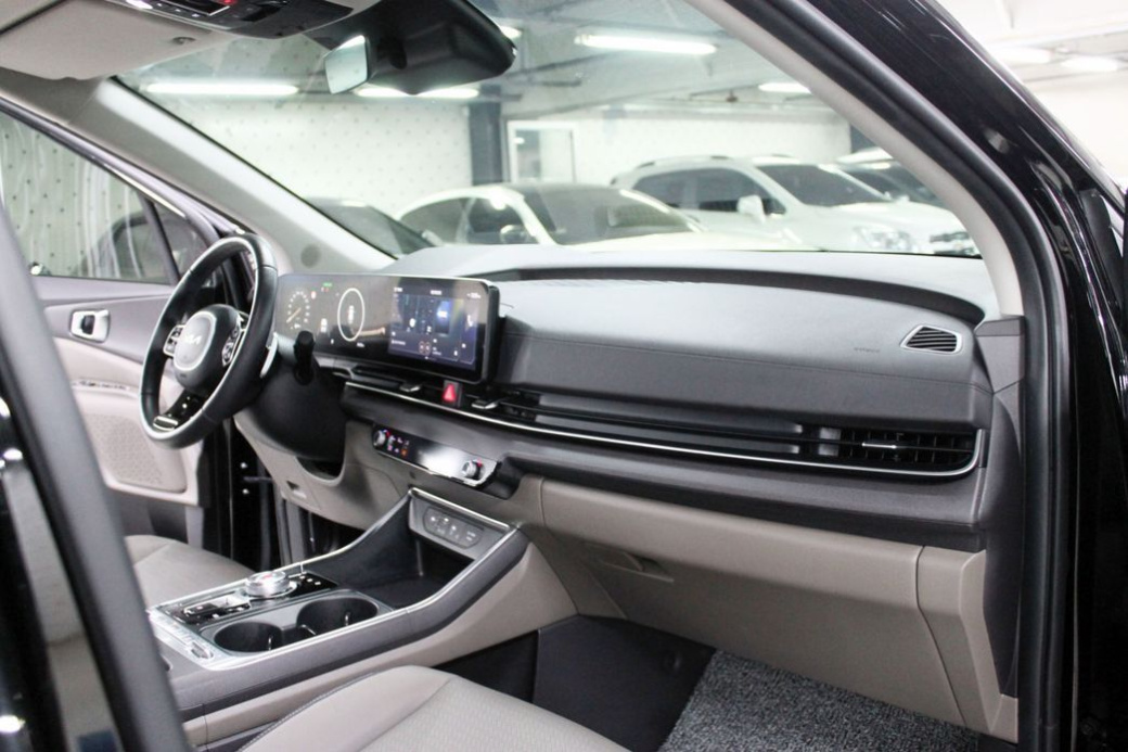 Kia Carnival 9-Seater Noblesse, 2024