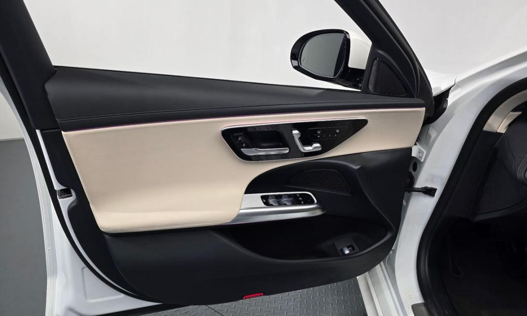 Mercedes-Benz E-Class E200 Avantgarde, 2024