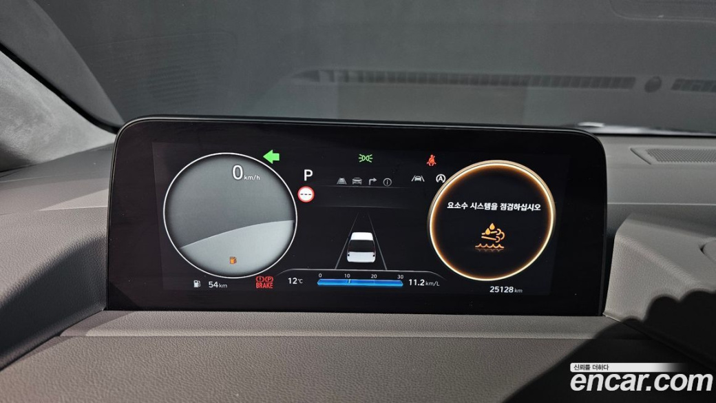Hyundai Staria 4WD Lounge 9-Seater, 2025
