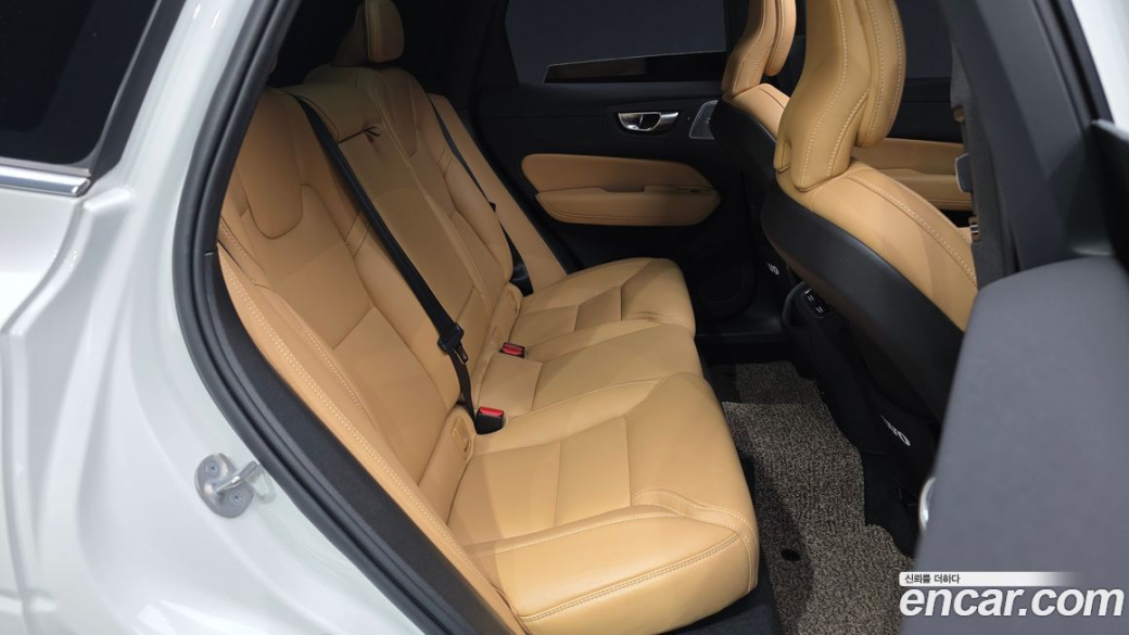 Volvo XC60 B6 Ultimate Bright, 2024