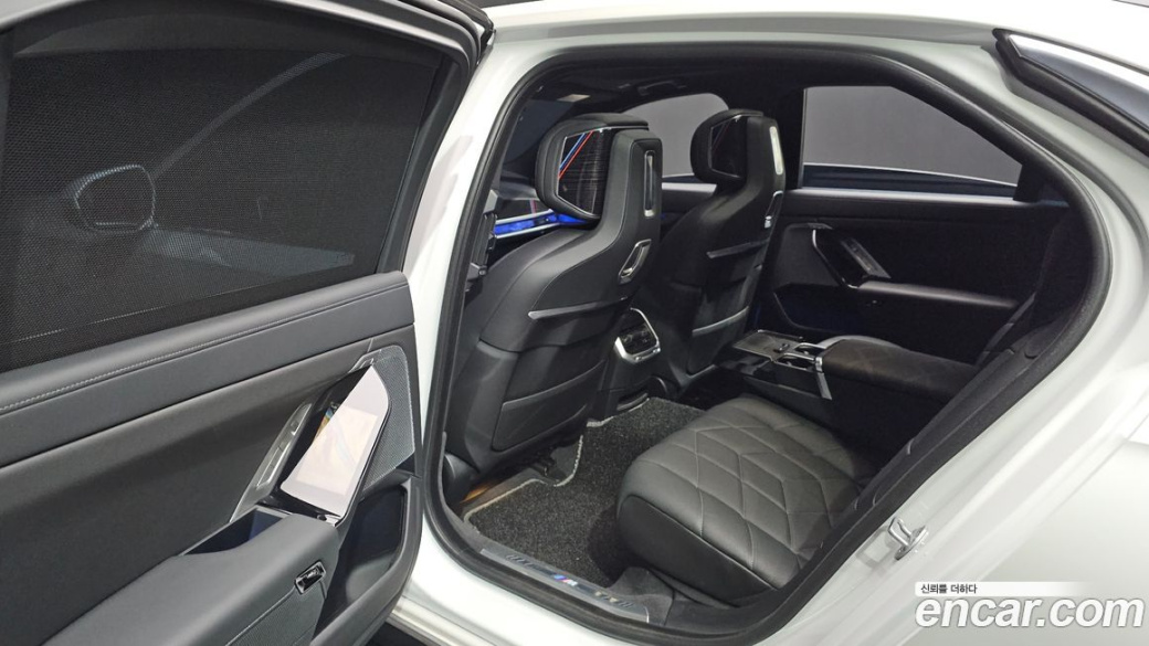 BMW 7-Series 740d xDrive M Sport, 2025