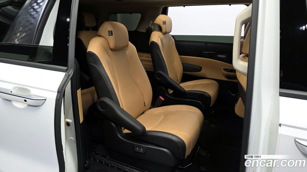 Kia Carnival 9-Seater Signature, 2021