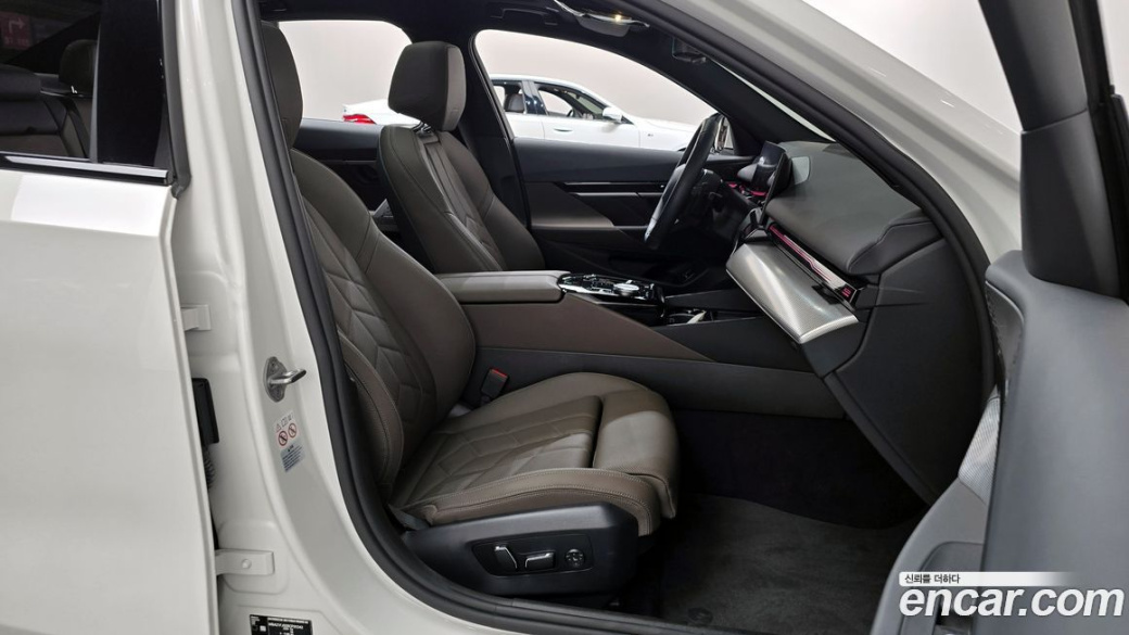 BMW 5-Series 520i M Sport, 2024