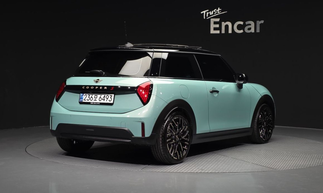 Mini Cooper Favoured, 2025