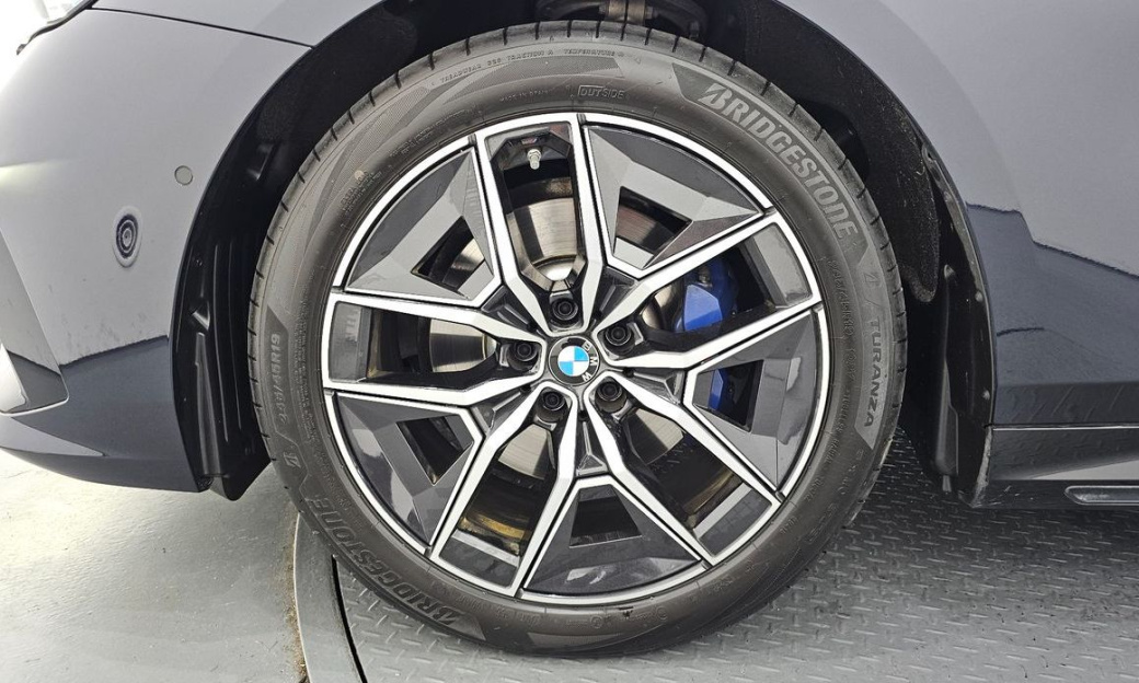 BMW 5-Series 520i M Sport, 2025