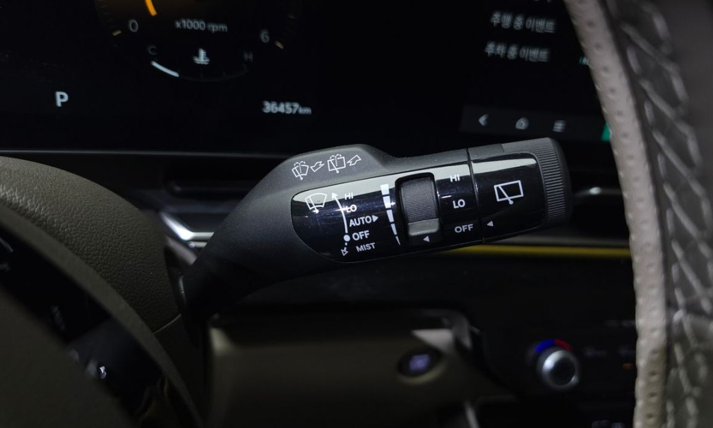 Kia Carnival 7-Seater Signature, 2024