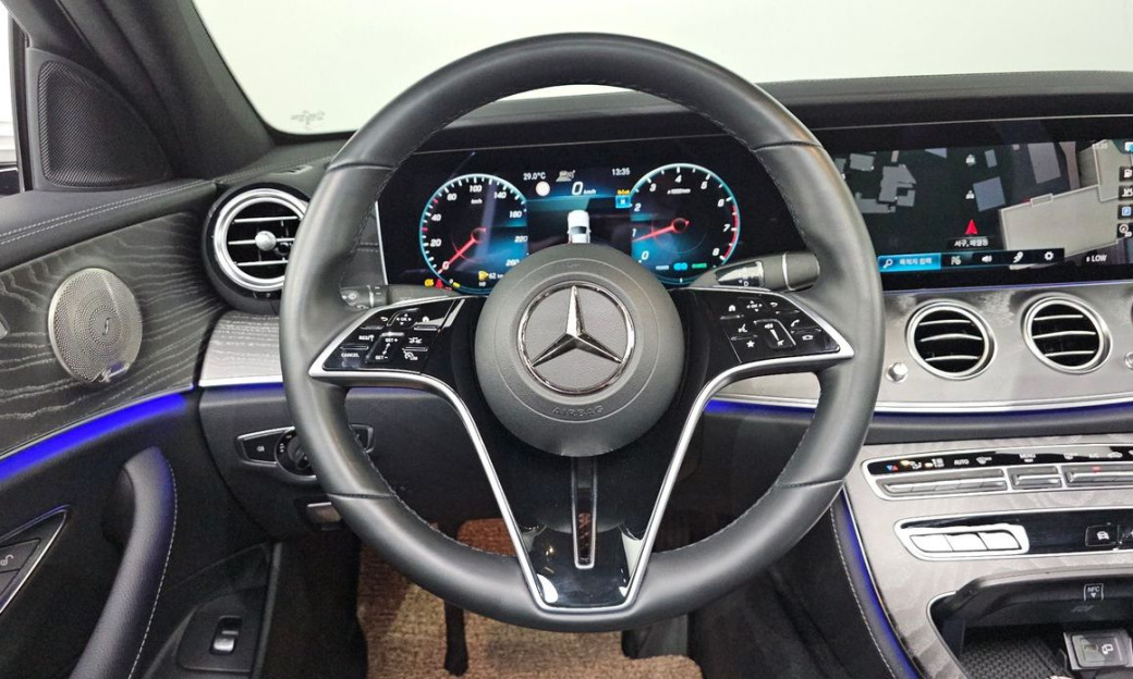 Mercedes-Benz E-Class E350 4MATIC Exclusive, 2023
