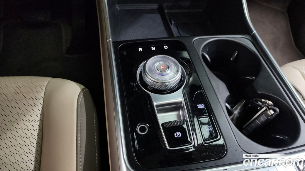 Kia Carnival 9-Seater Signature, 2024