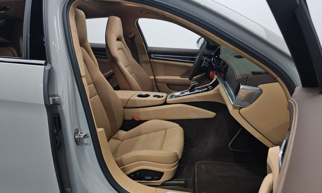 Porsche Panamera 4.0 GTS, 2023