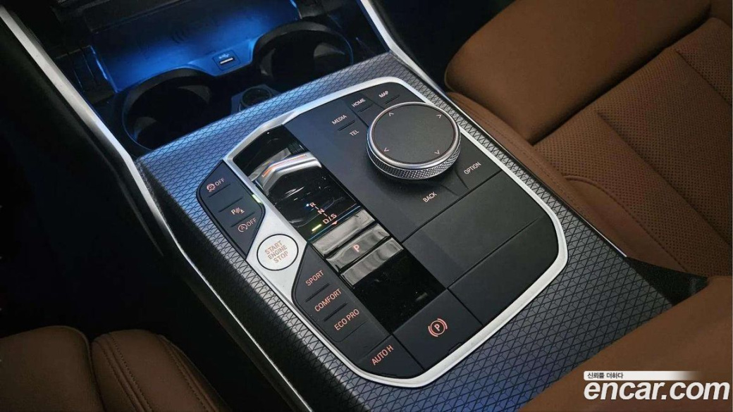 BMW 3-Series 320i M Sport, 2025