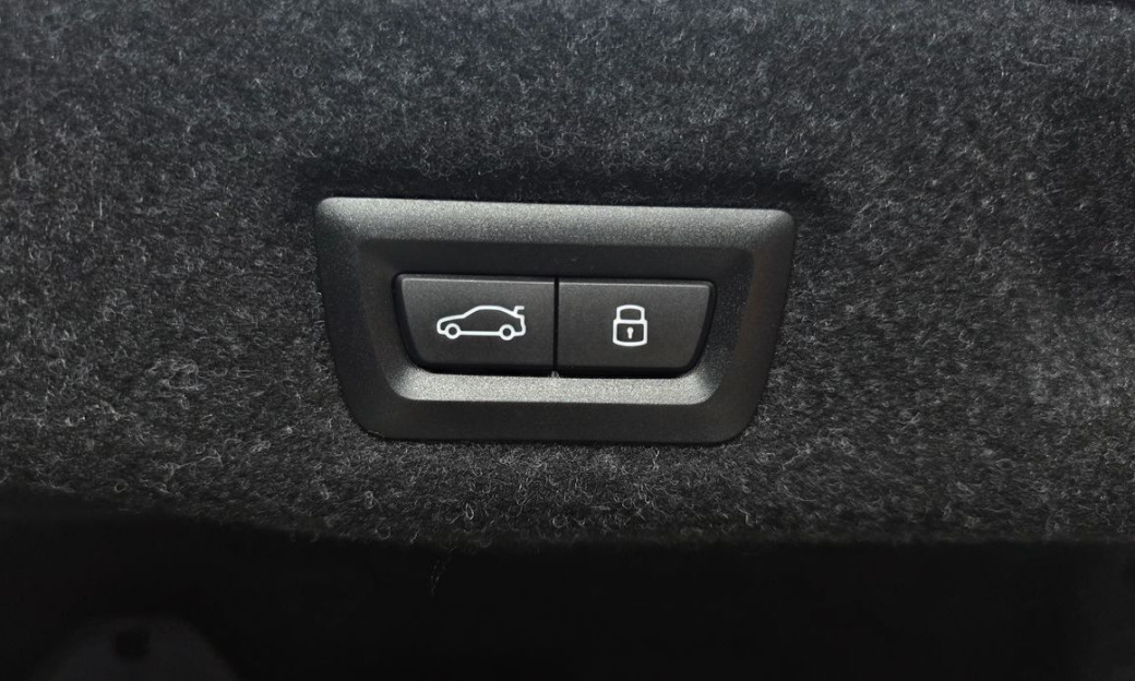 BMW 5-Series 520i, 2024