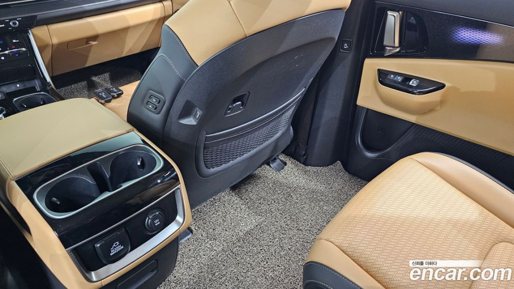 Kia Carnival 9-Seater Signature, 2023