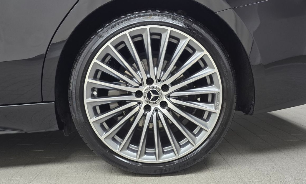 Mercedes-Benz C-Class C300 4MATIC AMG Line, 2024