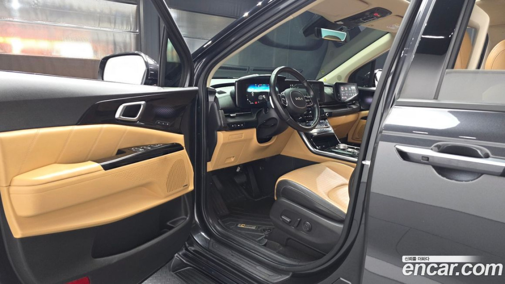 Kia Carnival 9-Seater Signature, 2022