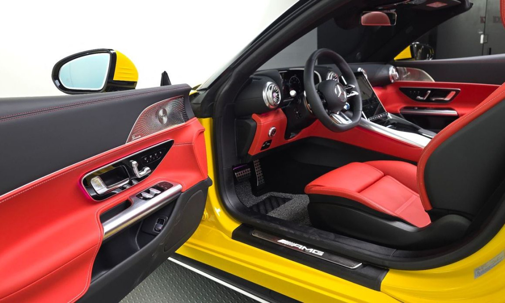 Mercedes-Benz SL-Class AMG SL43, 2025