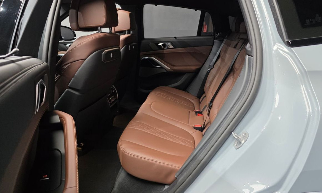 BMW X6 xDrive40i M Sport, 2025