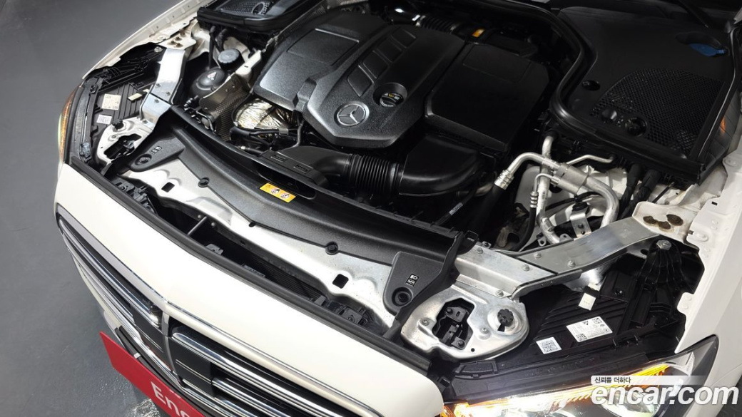 Mercedes-Benz E-Class E220d 4MATIC Exclusive, 2022