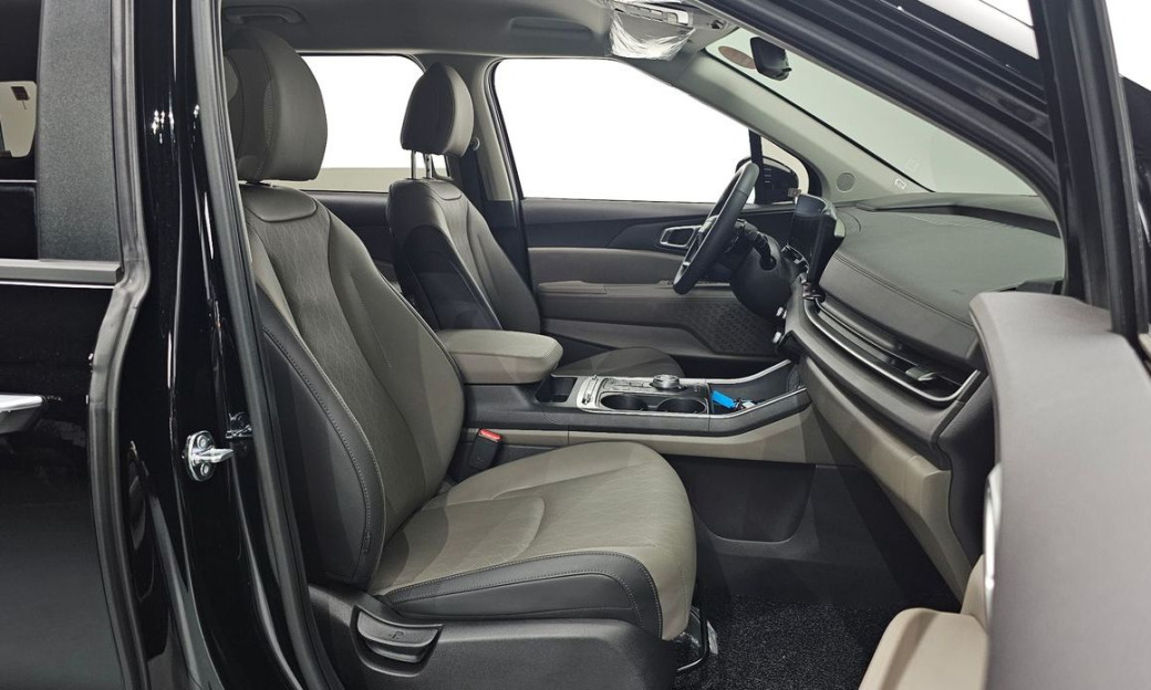 Kia Carnival 9-Seater Prestige, 2025
