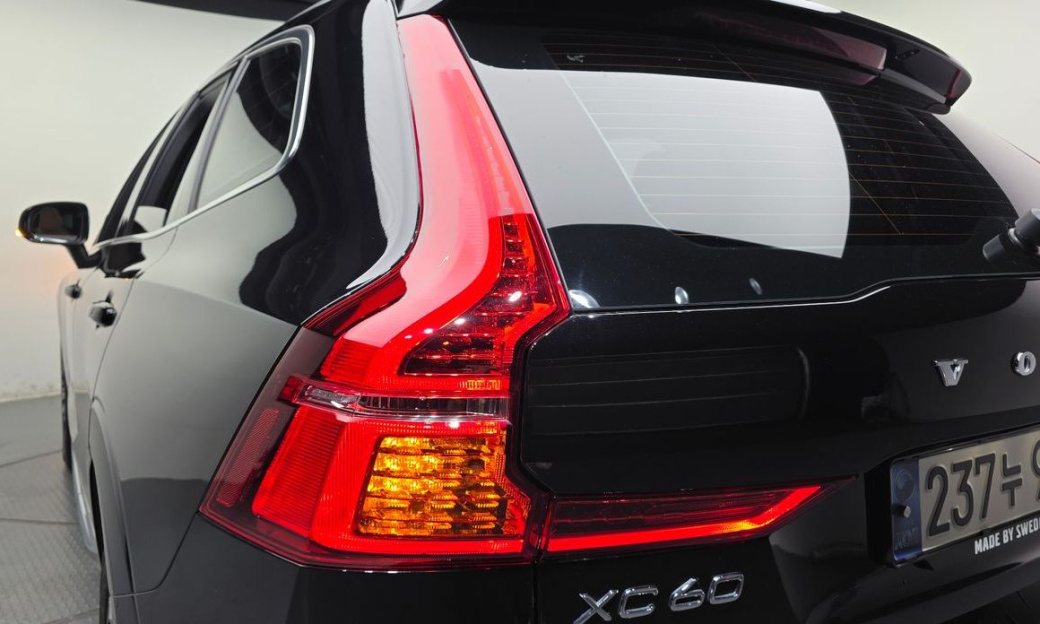 Volvo XC60 B5 Inscription, 2022