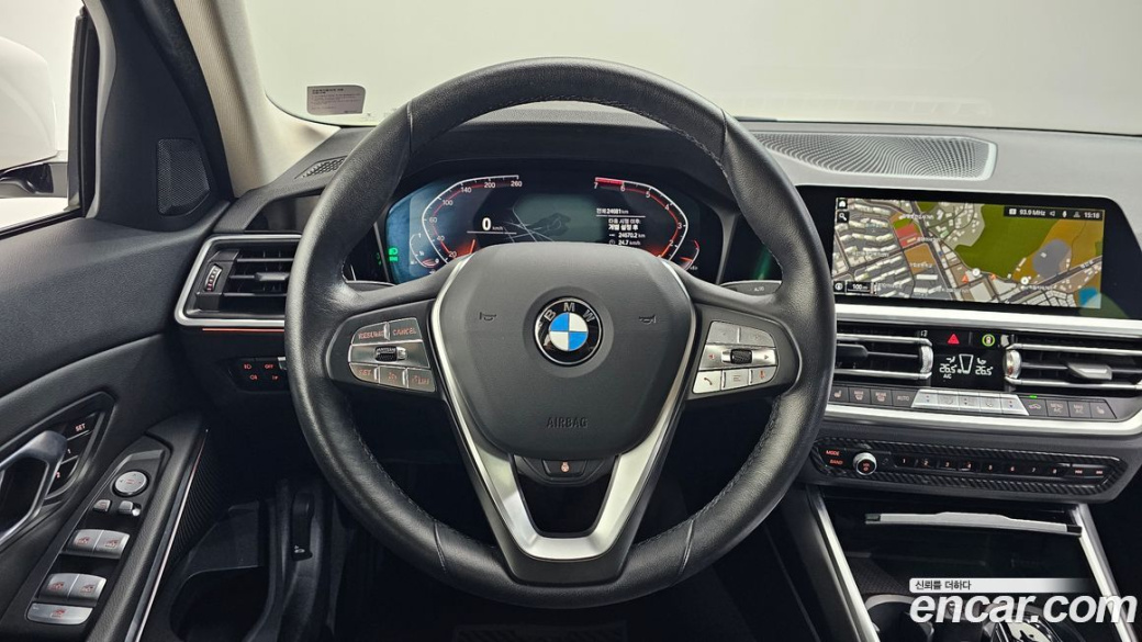 BMW 3-Series 320i, 2022