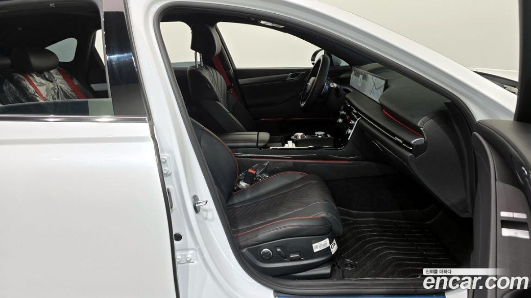 Genesis G80 Gasoline 2.5 Turbo AWD, 2025