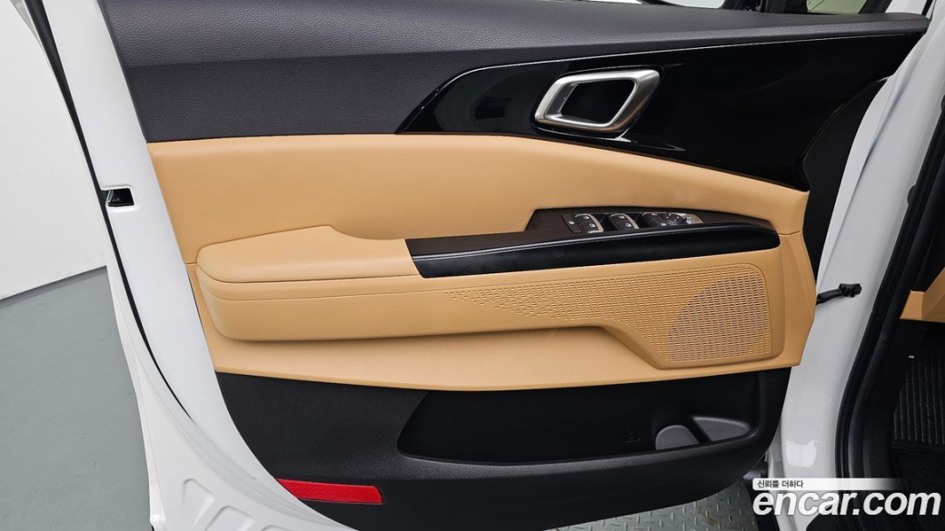 Kia Carnival 9-Seater Prestige, 2023