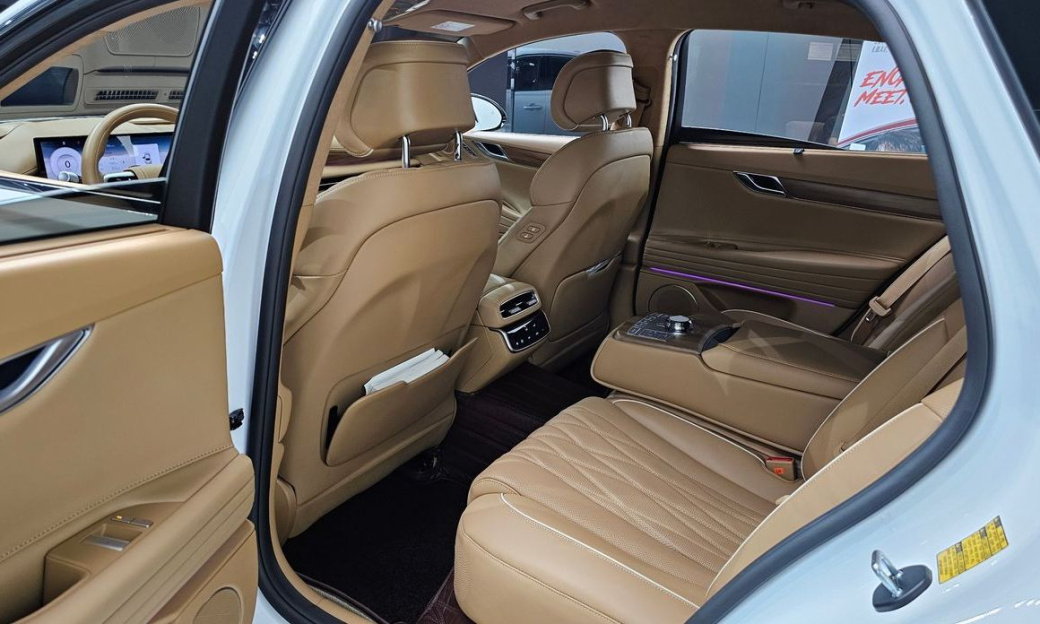 Genesis G80 Gasoline 2.5 Turbo AWD, 2025